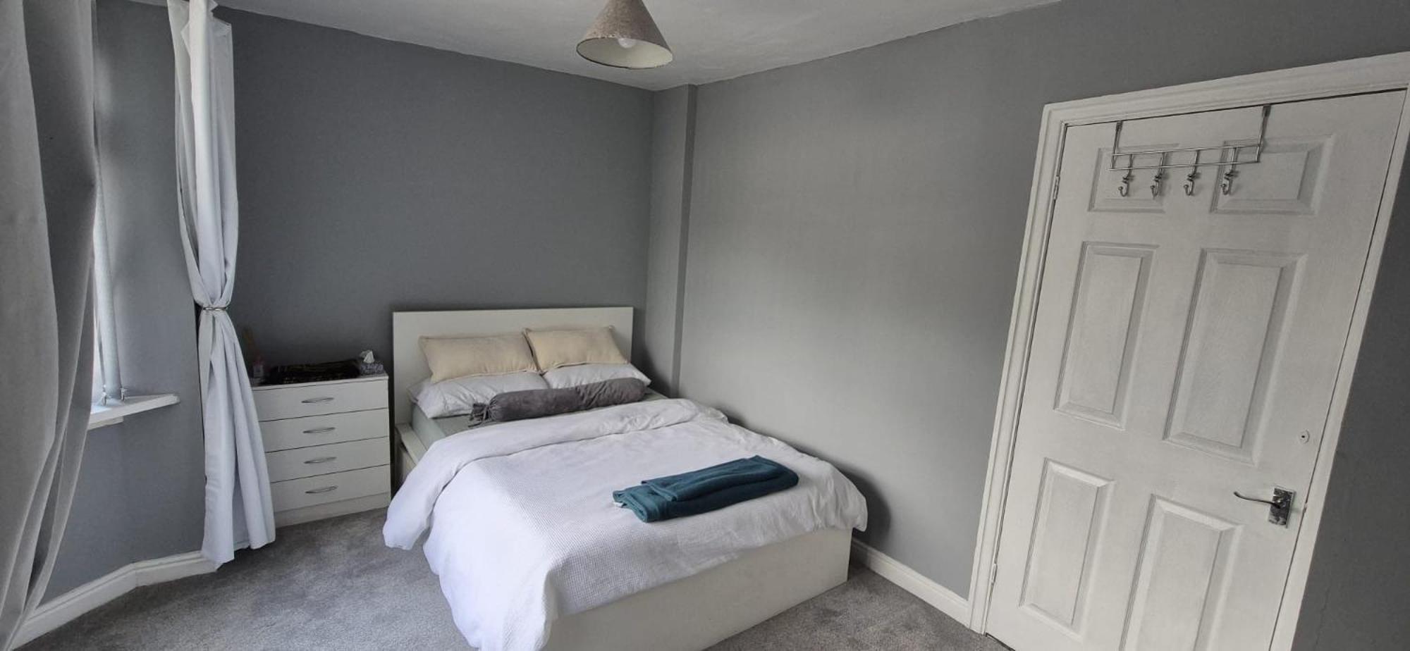 Cosy Near Arena & Leeds Airport Holiday home *